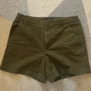 Banana Republic Women’s Chino Shorts